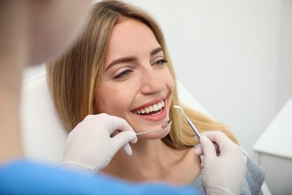 Ways A Cosmetic Dentist Can Improve Your Smile