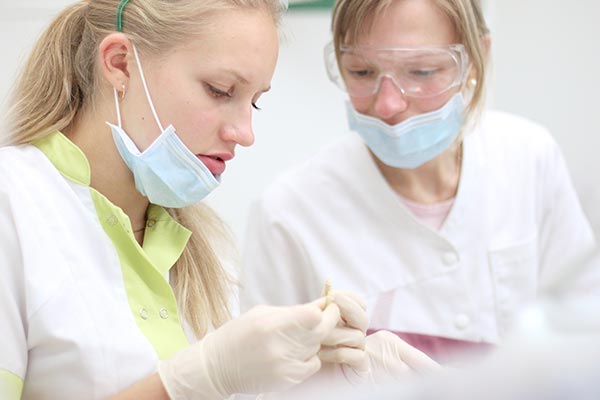 How Does One Become a General Dentist from Ohio Cosmetic Dentists in Columbus, OH